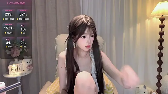Snapshot of Yaiyigirl chatting on 07-27-26, 04:36 Yaiyigirl online show from 07-27-26, 04:36