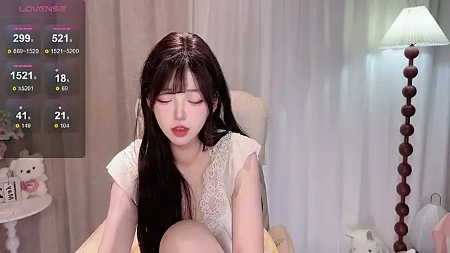 Snapshot of Yaiyigirl chatting on 05-30-26, 04:12 Yaiyigirl online show from 05-30-26, 04:12