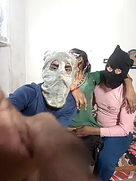 Snapshot of Real-Family chatting on 01-09-26, 05:31 Real-Family online show from 01-09-26, 05:31