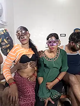 Snapshot of Real-Family chatting on 12-20-25, 05:38 Real-Family online show from 12-20-25, 05:38