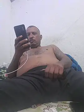 Snapshot of negrocomomisuerte chatting on 12-15-25, 05:46 negrocomomisuerte online show from 12-15-25, 05:46