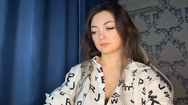 Snapshot of TwotyBright chatting on 02-16-26, 06:12 TwotyBright online show from 02-16-26, 06:12