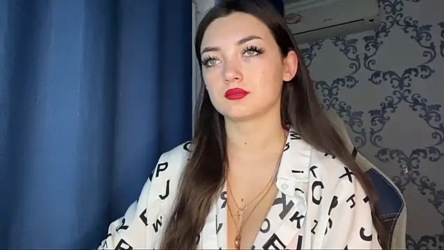 Snapshot of TwotyBright chatting on 02-13-26, 06:13 TwotyBright online show from 02-13-26, 06:13