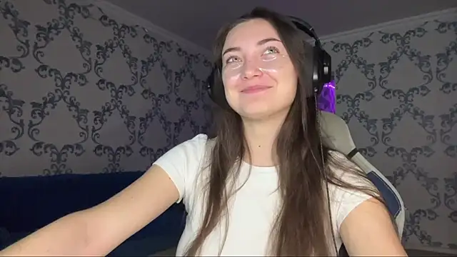 TwotyBright online show from 01-10-26, 06:09