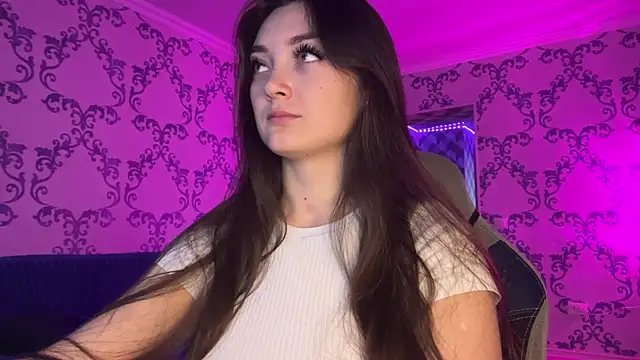 Snapshot of TwotyBright chatting on 02-27-26, 06:13 TwotyBright online show from 02-27-26, 06:13