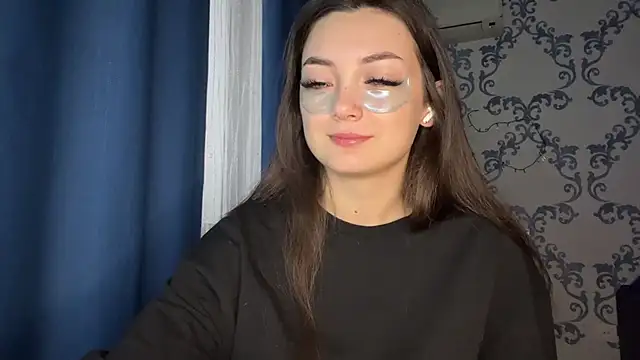 Snapshot of TwotyBright chatting on 02-01-26, 06:11 TwotyBright online show from 02-01-26, 06:11