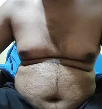 Snapshot of Top2BottomAdam chatting on 11-05-25, 01:47 Top2BottomAdam online show from 11-05-25, 01:47