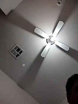 m8je online show from 11-17-25, 09:13