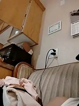 m8je online show from 11-15-25, 06:06