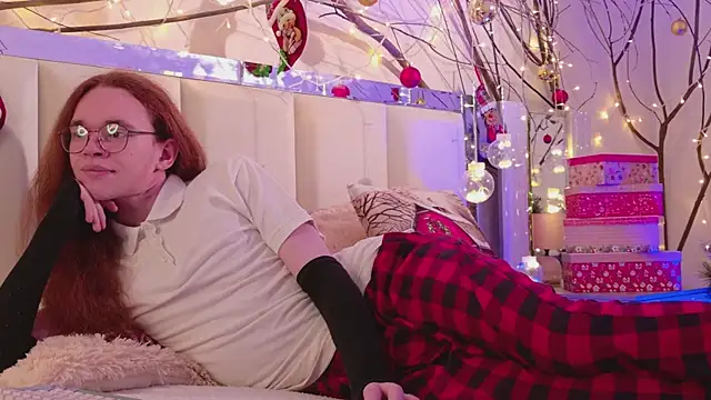 Mark Glover online show from 12-17-25, 03:28