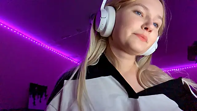 KarinRobertson online show from 11-13-25, 06:12