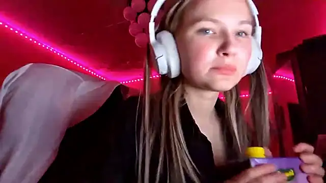 KarinRobertson online show from 12-15-25, 07:20