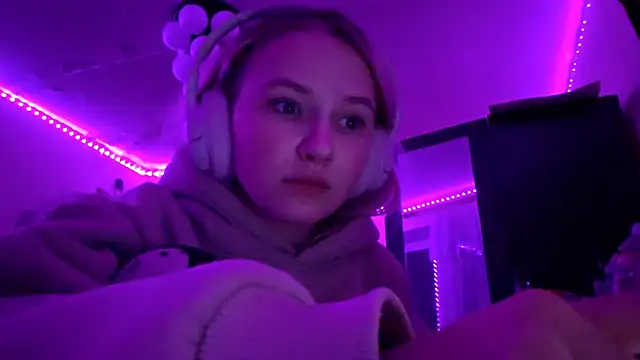 KarinRobertson online show from 12-04-25, 06:29