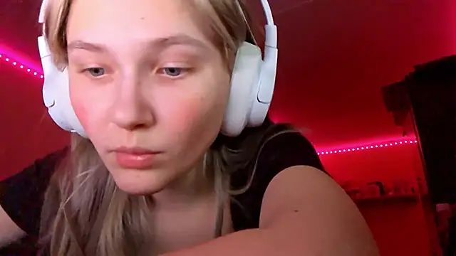 KarinRobertson online show from 12-17-25, 04:23