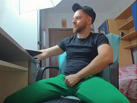 Ryanstone  online show from 11-10-25, 03:44