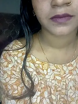 Snapshot of Neha533 chatting on 04-18-26, 07:07 Neha533 online show from 04-18-26, 07:07