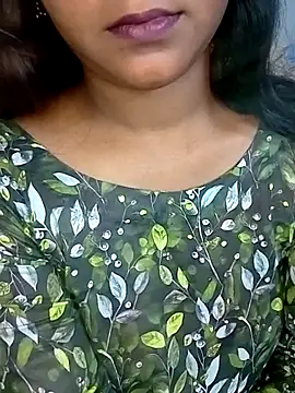 Snapshot of Neha533 chatting on 05-10-26, 08:22 Neha533 online show from 05-10-26, 08:22