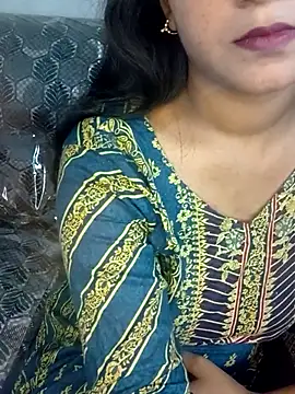 Snapshot of Neha533 chatting on 04-25-26, 01:52 Neha533 online show from 04-25-26, 01:52