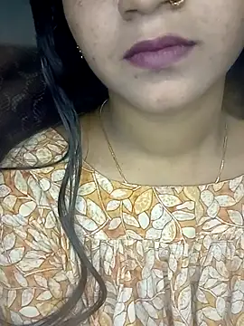 Snapshot of Neha533 chatting on 04-18-26, 06:54 Neha533 online show from 04-18-26, 06:54