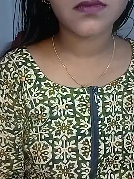 Snapshot of Neha533 chatting on 06-12-26, 06:38 Neha533 online show from 06-12-26, 06:38
