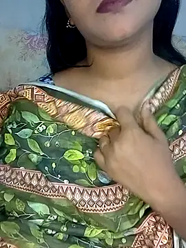 Snapshot of Neha533 chatting on 05-09-26, 06:33 Neha533 online show from 05-09-26, 06:33