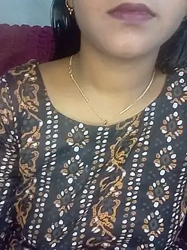 Snapshot of Neha533 chatting on 05-21-26, 05:32 Neha533 online show from 05-21-26, 05:32