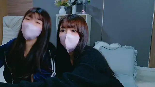 Snapshot of oto-X-cup chatting on 11-09-25, 11:47 oto-X-cup online show from 11-09-25, 11:47