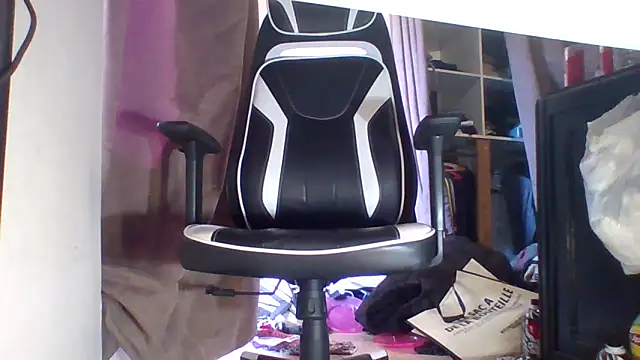 Snapshot of metissjeunn chatting on 03-01-26, 12:38 metissjeunn online show from 03-01-26, 12:38