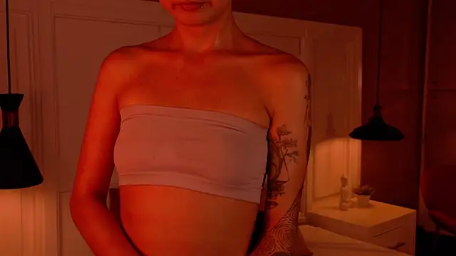 Snapshot of Raven444 chatting on 11-09-25, 10:03 Raven444 online show from 11-09-25, 10:03