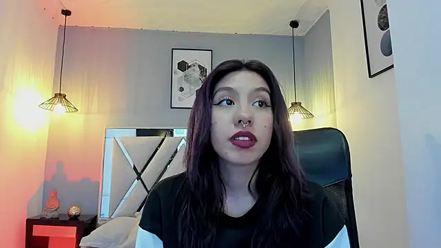 Snapshot of zoe-moreau chatting on 02-19-26, 07:55 zoe-moreau online show from 02-19-26, 07:55