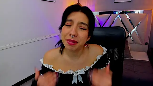 zoe-moreau online show from 04-10-26, 08:27