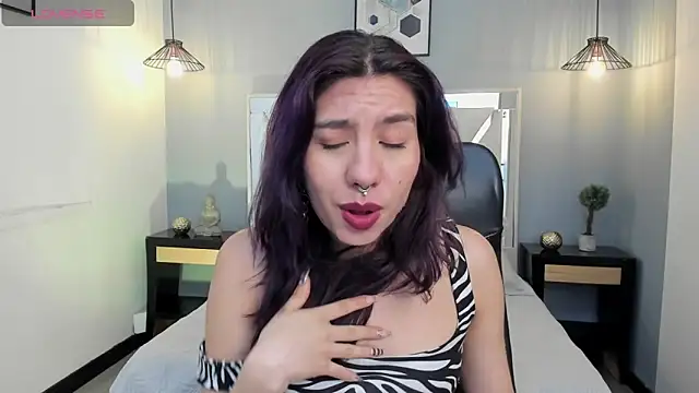 Snapshot of zoe-moreau chatting on 03-02-26, 08:27 zoe-moreau online show from 03-02-26, 08:27