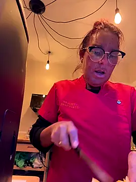 Snapshot of Angel-LinaX chatting on 12-22-25, 05:02 Angel-LinaX online show from 12-22-25, 05:02