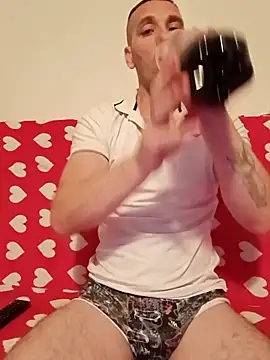 Snapshot of Baiat_Finut1 chatting on 11-03-25, 10:02 Baiat Finut1 online show from 11-03-25, 10:02