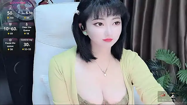 Snapshot of Ella99 chatting on 01-14-26, 10:19 Ella99 online show from 01-14-26, 10:19