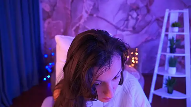 ZafiraMoonn online show from 11-15-25, 06:50