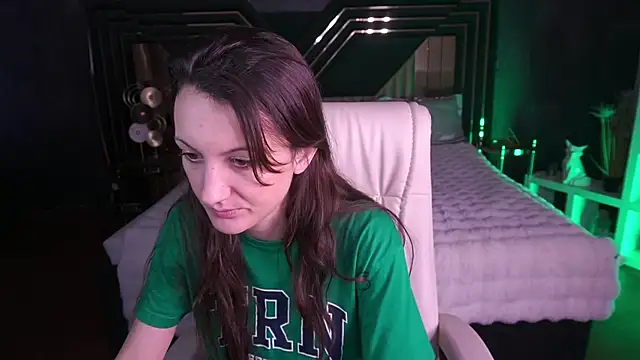 ZafiraMoonn online show from 12-18-25, 07:13