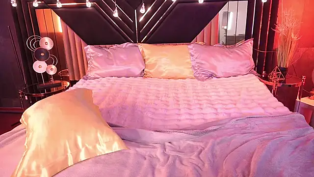 ZafiraMoonn online show from 12-23-25, 07:18