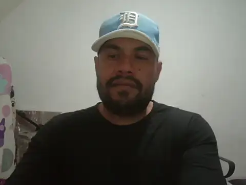 Snapshot of Ramses_36 chatting on 03-26-26, 07:01 Ramses 36 online show from 03-26-26, 07:01