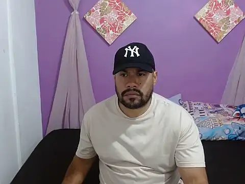 Snapshot of Ramses_36 chatting on 12-18-25, 05:17 Ramses 36 online show from 12-18-25, 05:17