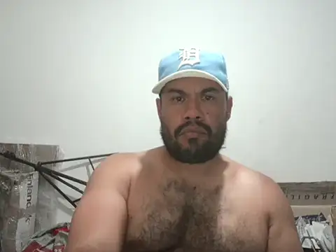 Snapshot of Ramses_36 chatting on 04-05-26, 02:40 Ramses 36 online show from 04-05-26, 02:40