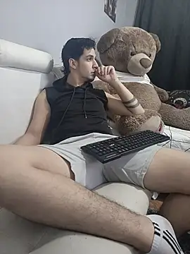 Theo Lightwood online show from 11-08-25, 01:58