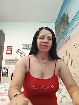 Snapshot of SugarDiamonds chatting on 06-22-26, 06:21 SugarDiamonds online show from 06-22-26, 06:21