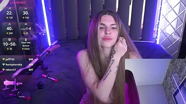 Snapshot of DanielaReign chatting on 06-05-26, 12:48 DanielaReign online show from 06-05-26, 12:48