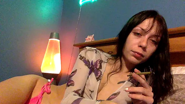 Snapshot of kittenkisses3 chatting on 11-04-25, 02:37 kittenkisses3 online show from 11-04-25, 02:37