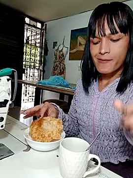 PaulinaLondra2 online show from 11-26-25, 12:27