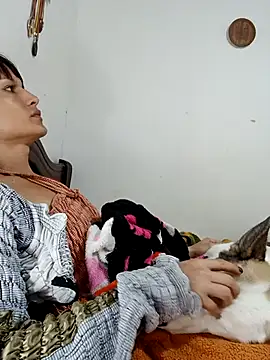 PaulinaLondra2 online show from 12-15-25, 11:42