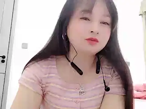 Snapshot of Alice-Baby520 chatting on 11-04-25, 01:20 Alice-Baby520 online show from 11-04-25, 01:20