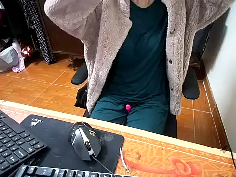 Snapshot of ---Lusi03--- chatting on 02-05-26, 09:54 ---Lusi03--- online show from 02-05-26, 09:54