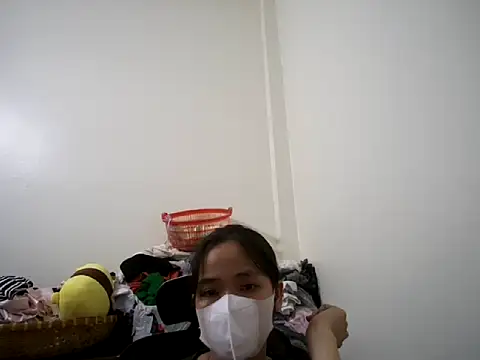 Snapshot of ---Lusi03--- chatting on 07-14-26, 12:00 ---Lusi03--- online show from 07-14-26, 12:00